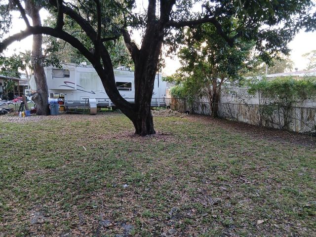 948 NW 14th Ct, Fort Lauderdale, FL 33311