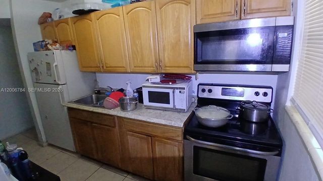 948 NW 14th Ct, Fort Lauderdale, FL 33311