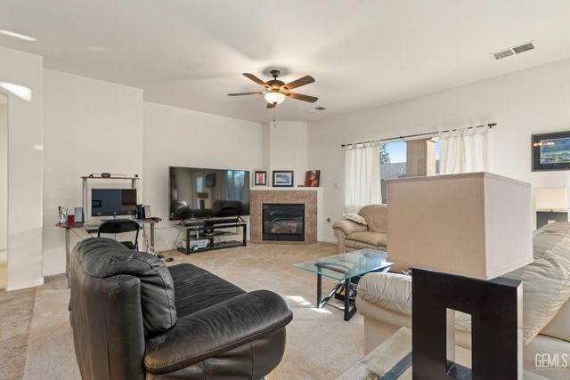 10807 Alexander Falls Avenue, Bakersfield, CA 93312