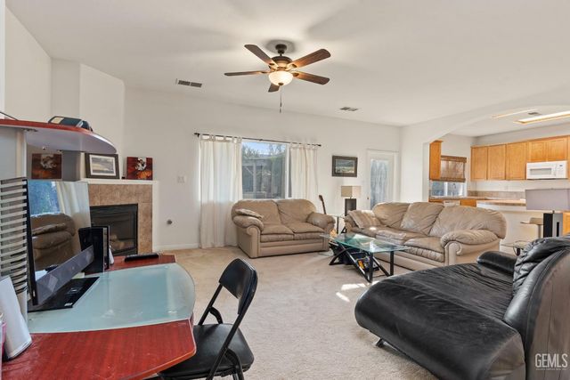 10807 Alexander Falls Avenue, Bakersfield, CA 93312