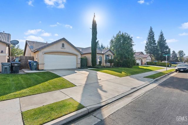 10807 Alexander Falls Avenue, Bakersfield, CA 93312
