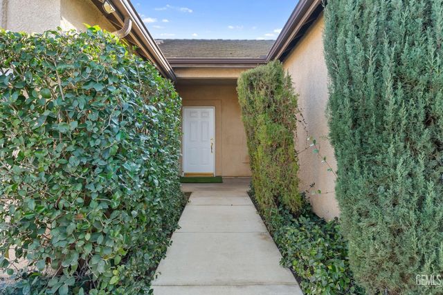 10807 Alexander Falls Avenue, Bakersfield, CA 93312