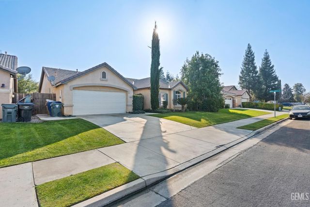 10807 Alexander Falls Avenue, Bakersfield, CA 93312