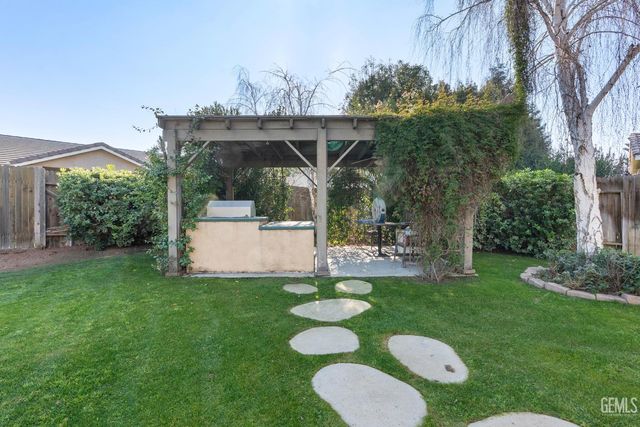 10807 Alexander Falls Avenue, Bakersfield, CA 93312