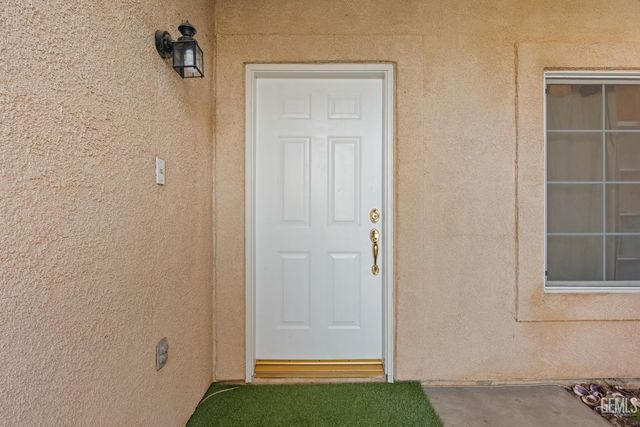 10807 Alexander Falls Avenue, Bakersfield, CA 93312