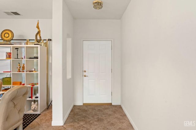 10807 Alexander Falls Avenue, Bakersfield, CA 93312