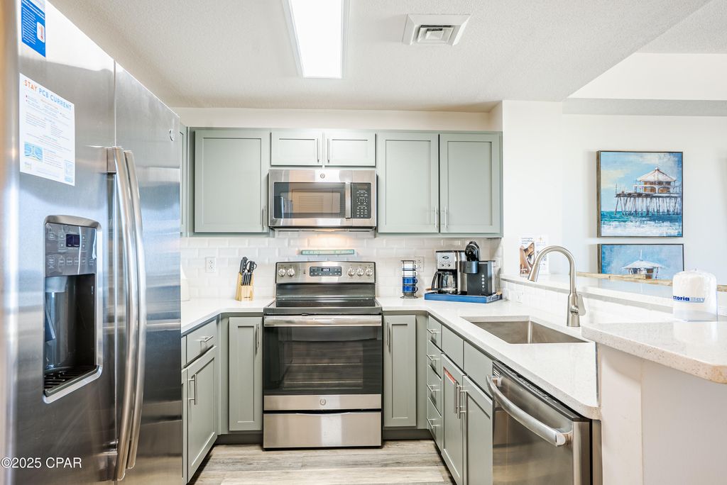 Image 11 of property listing at 15928 Front Beach Road 31908, Panama City Beach, FL 32413