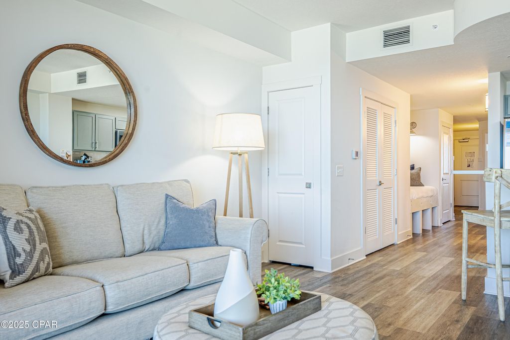 Image 17 of property listing at 15928 Front Beach Road 31908, Panama City Beach, FL 32413