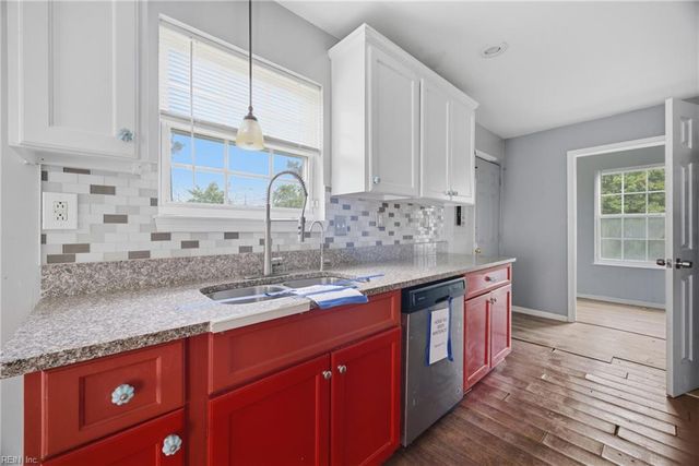 1704 Oakfield AVE, Norfolk, VA 23523