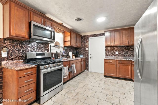 4418 Yolanda Dr, Louisville, KY 40216