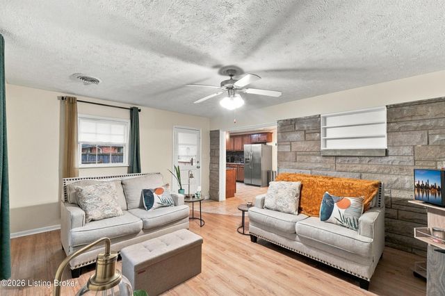 4418 Yolanda Dr, Louisville, KY 40216