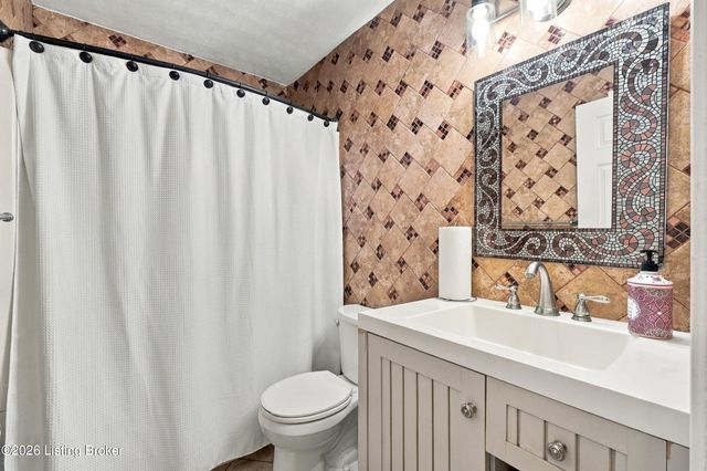 4418 Yolanda Dr, Louisville, KY 40216