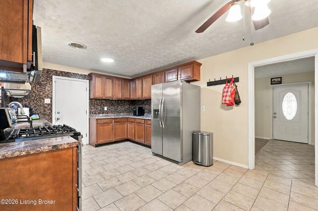 4418 Yolanda Dr, Louisville, KY 40216