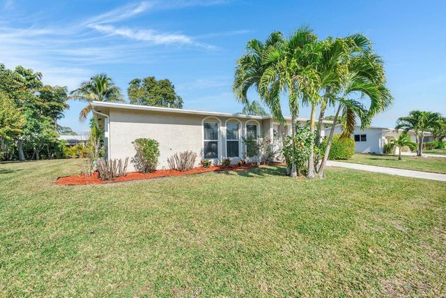 14677 Shadow Wood Lane, Delray Beach, FL 33484