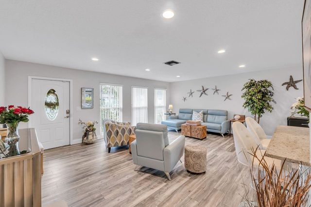 14677 Shadow Wood Lane, Delray Beach, FL 33484