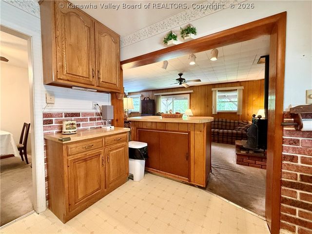 1013 Village Drive, South Charleston, WV 25309