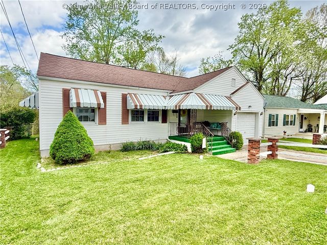 1013 Village Drive, South Charleston, WV 25309