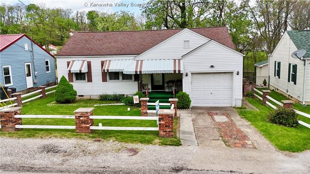 1013 Village Drive, South Charleston, WV 25309