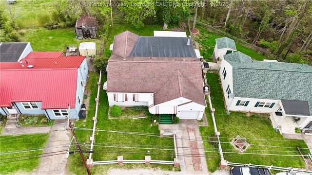 1013 Village Drive, South Charleston, WV 25309