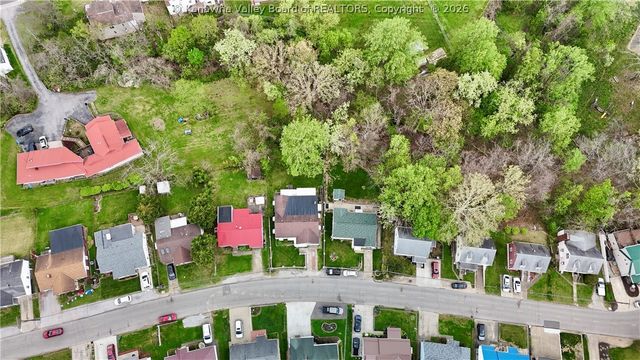 1013 Village Drive, South Charleston, WV 25309