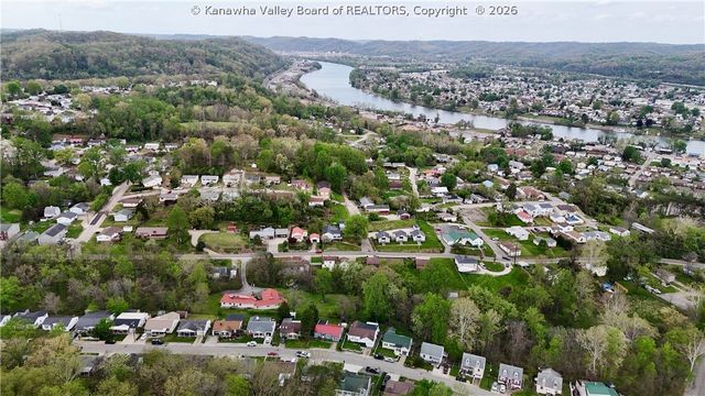 1013 Village Drive, South Charleston, WV 25309
