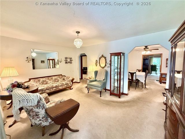 1013 Village Drive, South Charleston, WV 25309