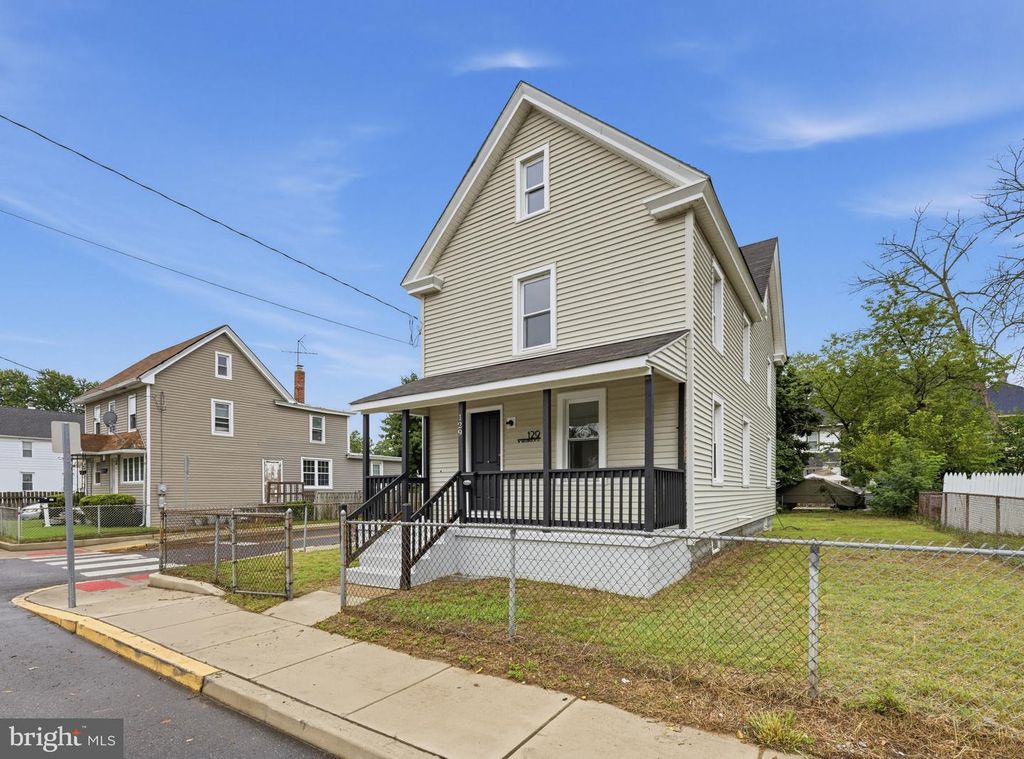 129 W WASHINGTON ST, PAULSBORO, NJ 08066 — photo 2