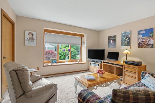 4872 Appletree Lane, Bay City, MI 48706