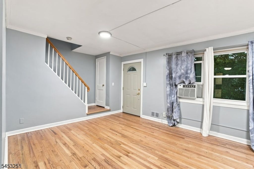 654 Howard St, Teaneck Twp., NJ 07666 — photo 3