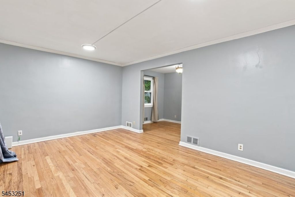 654 Howard St, Teaneck Twp., NJ 07666 — photo 4