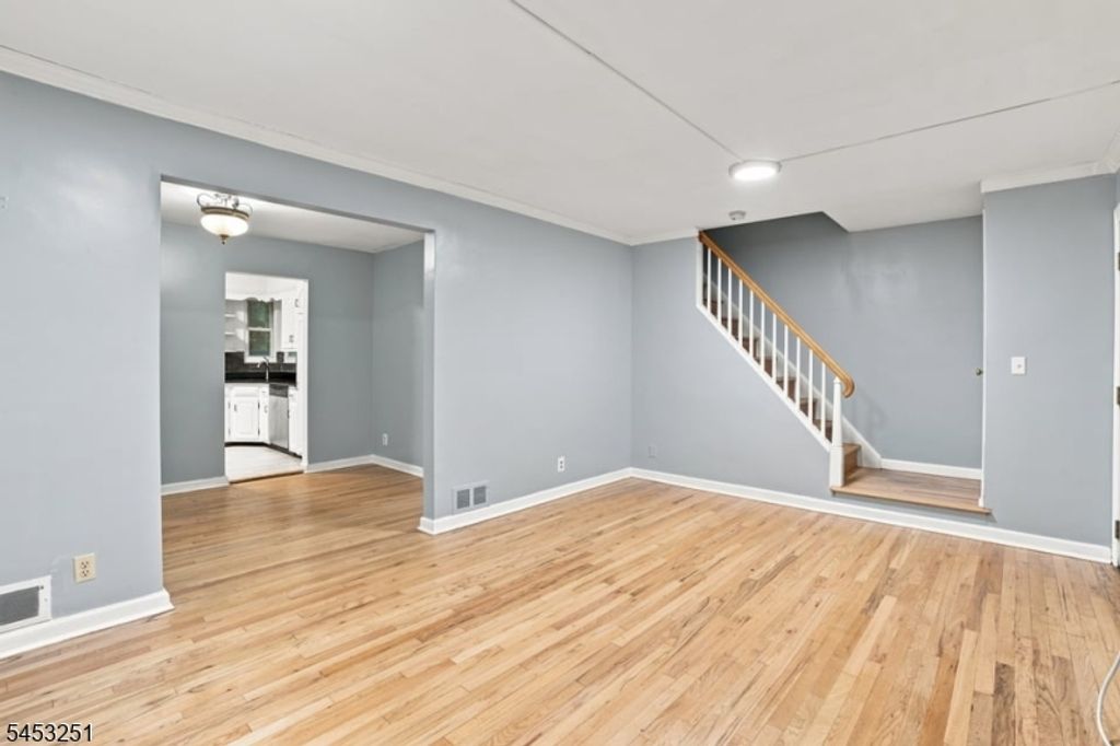 654 Howard St, Teaneck Twp., NJ 07666 — photo 5