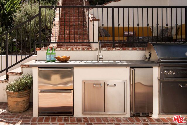 2003 El Cerrito Place, Los Angeles, CA 90068