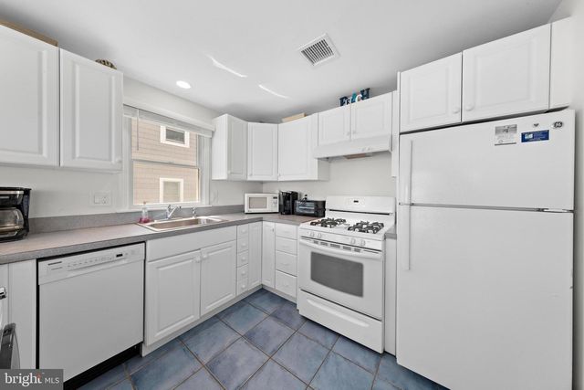 142 E MARYLAND AVE, Long Beach Township, NJ 08008
