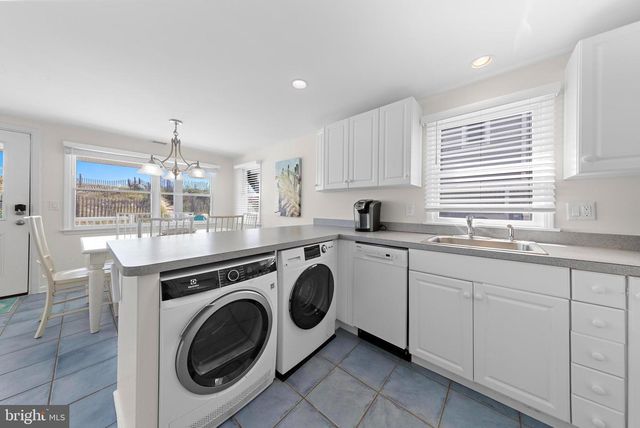 142 E MARYLAND AVE, Long Beach Township, NJ 08008