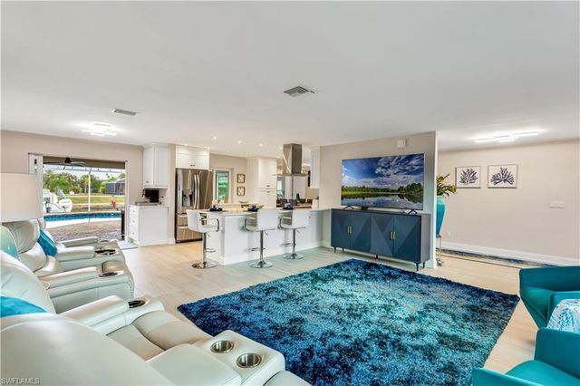 5235 SW 2nd PL, Cape Coral, FL 33914