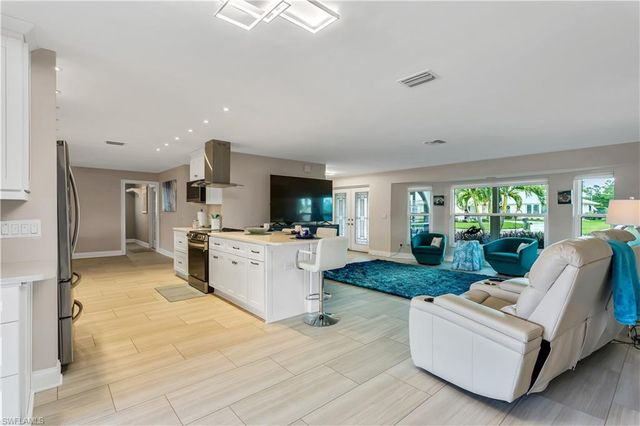 5235 SW 2nd PL, Cape Coral, FL 33914