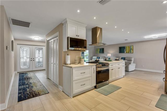 5235 SW 2nd PL, Cape Coral, FL 33914