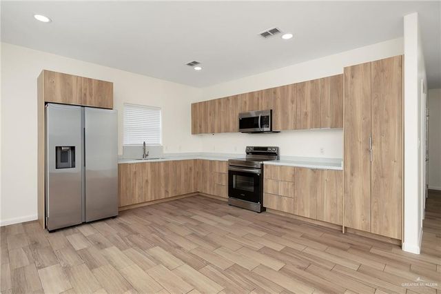2913 E Israel Avenue, Alton, TX 78573