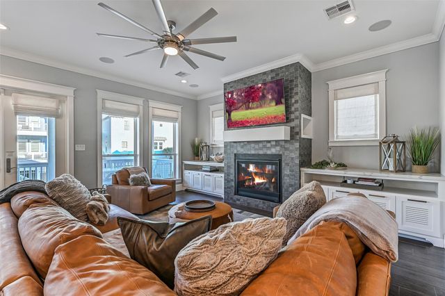 3839 Periwinkle, Galveston, TX 77554