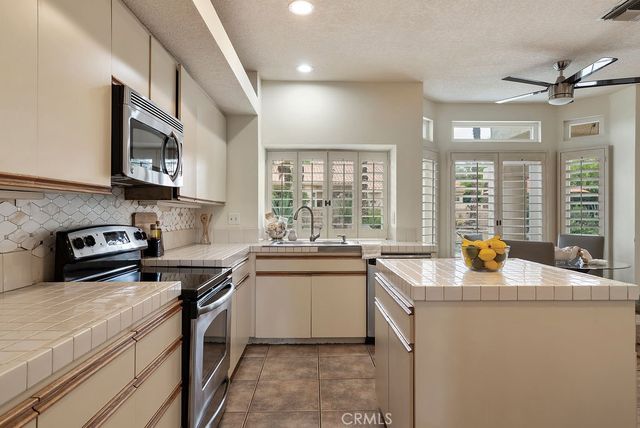 368 Oakmont, Palm Desert, CA 92211