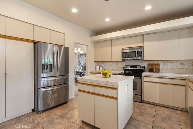 368 Oakmont, Palm Desert, CA 92211