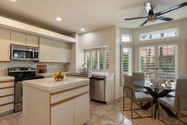 368 Oakmont, Palm Desert, CA 92211