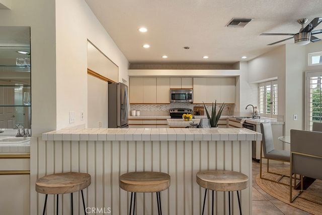 368 Oakmont, Palm Desert, CA 92211