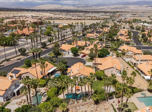 368 Oakmont, Palm Desert, CA 92211