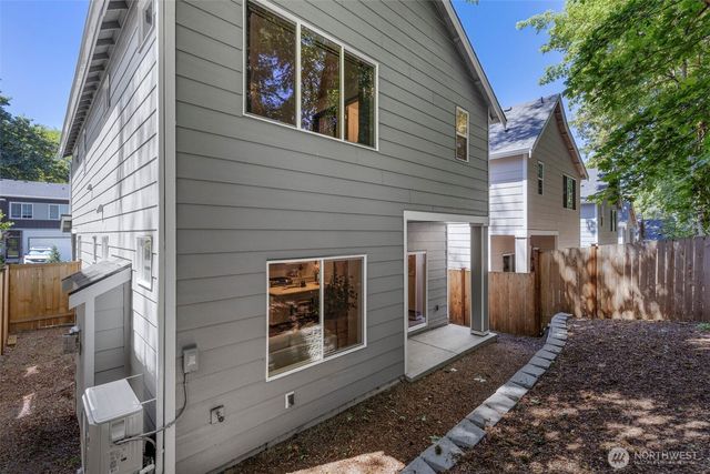 9516 Fairhaven Circle NE, Bremerton, WA 98311
