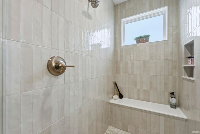 9942 Gala Cove, Fort Wayne, IN 46835