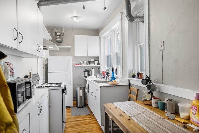 1633 Commonwealth Ave 12, Boston, MA 02135