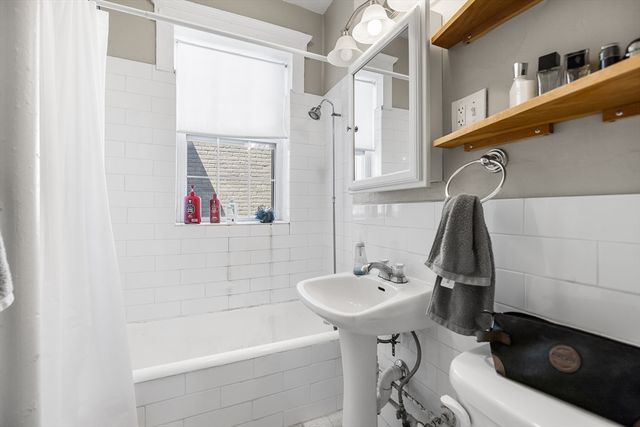 1633 Commonwealth Ave 12, Boston, MA 02135