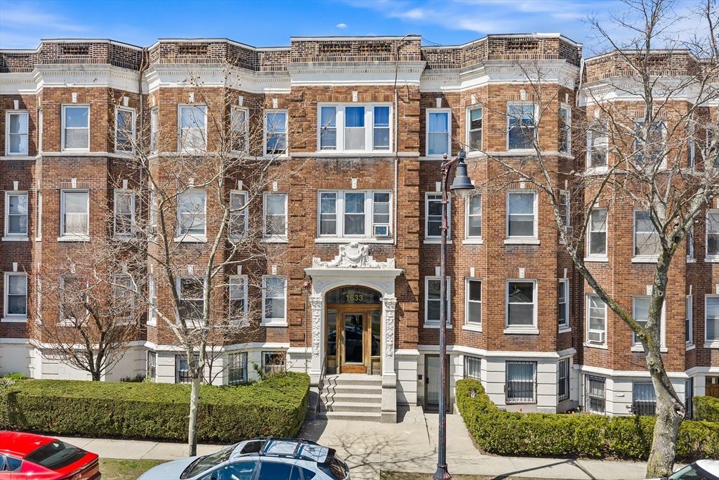 1633 Commonwealth Ave 12, Boston, MA 02135