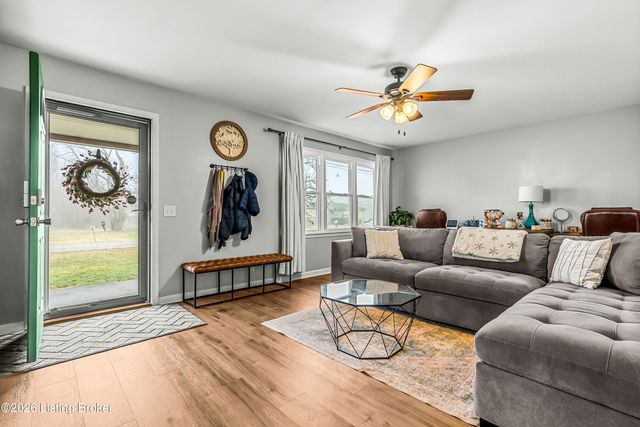 139 6th Ave, Shepherdsville, KY 40165